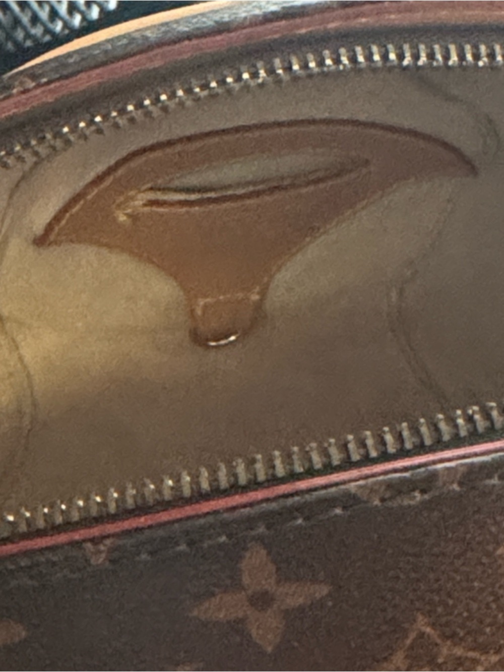 Louis Vuitton Monogram Shoulder Bag with Tan Trim and Gold Hardware - Picture 4 of 6